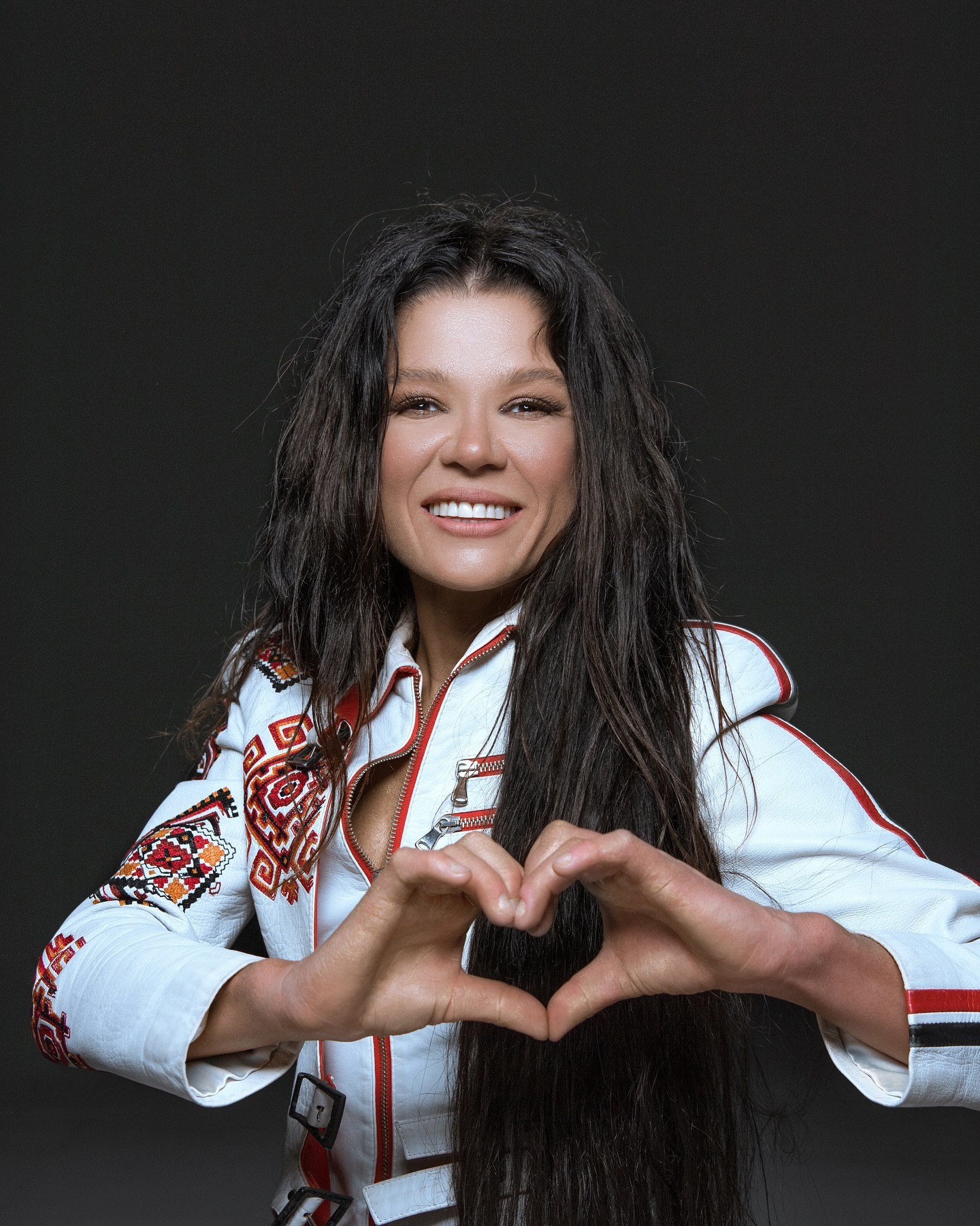 Наша история, гордость и идентичность. Звезды показали свои яркие наряды в День Вышиванки 2024