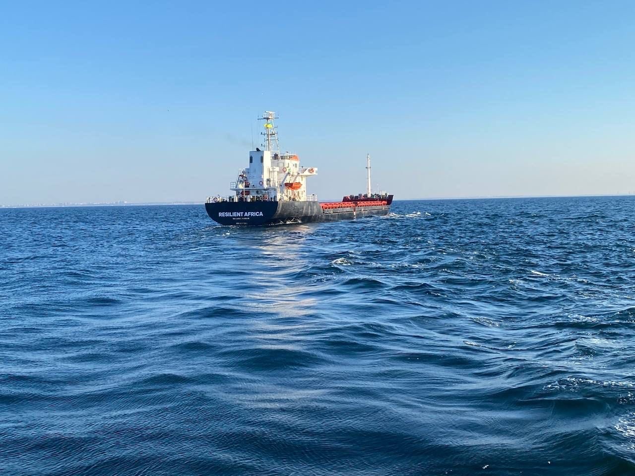 Прорыв блокады: из Черноморска впервые за два месяца вышло судно с зерном