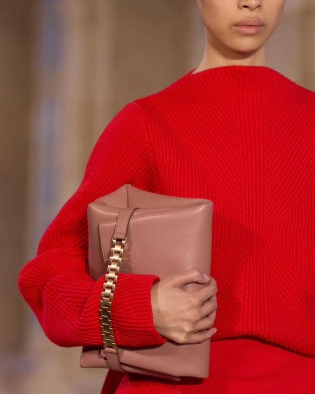 Добавят образу изысканности: 6 трендовых сумок, которые будут в моде этой осенью