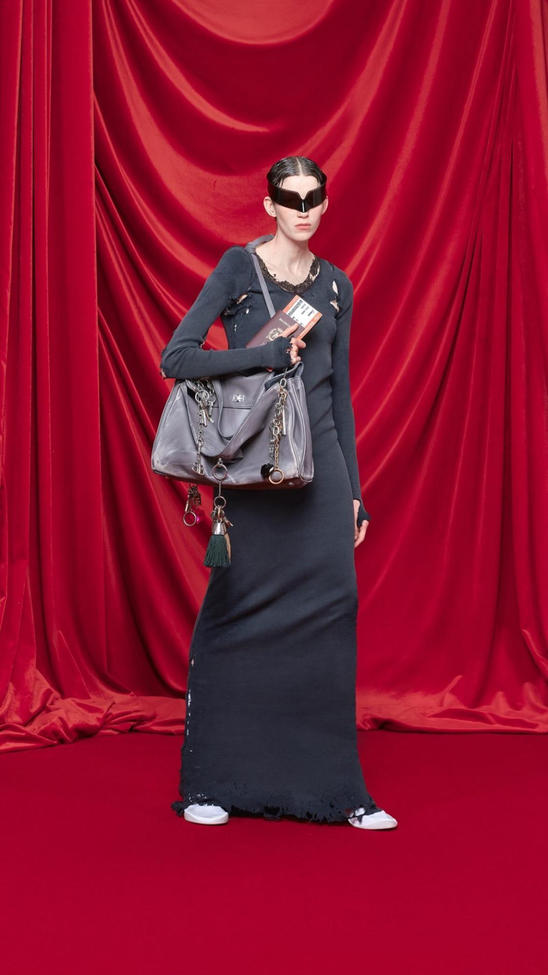 Balenciaga випустили сумки та гаманець, які просто вражають (фото)