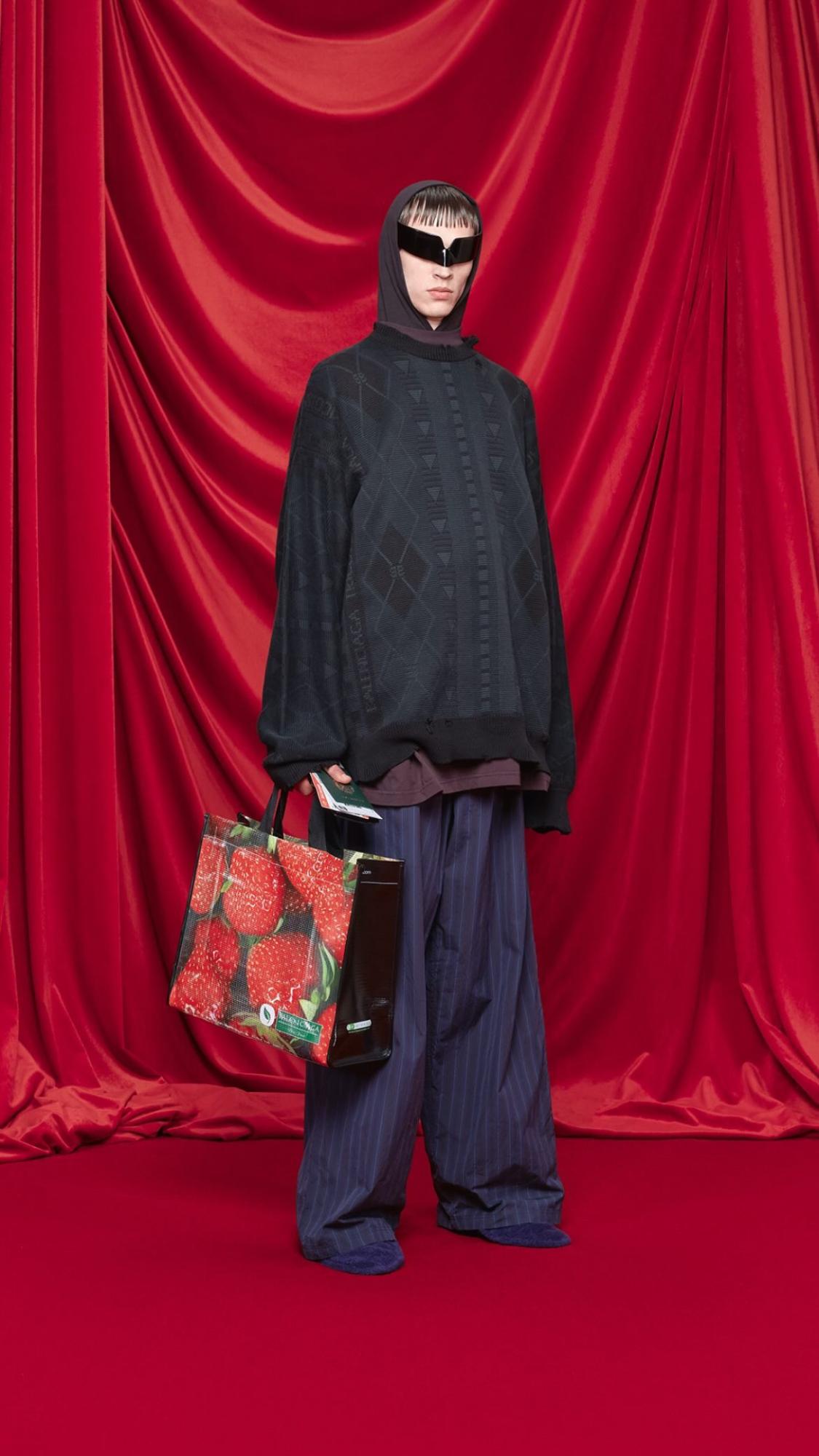 Balenciaga випустили сумки та гаманець, які просто вражають (фото)