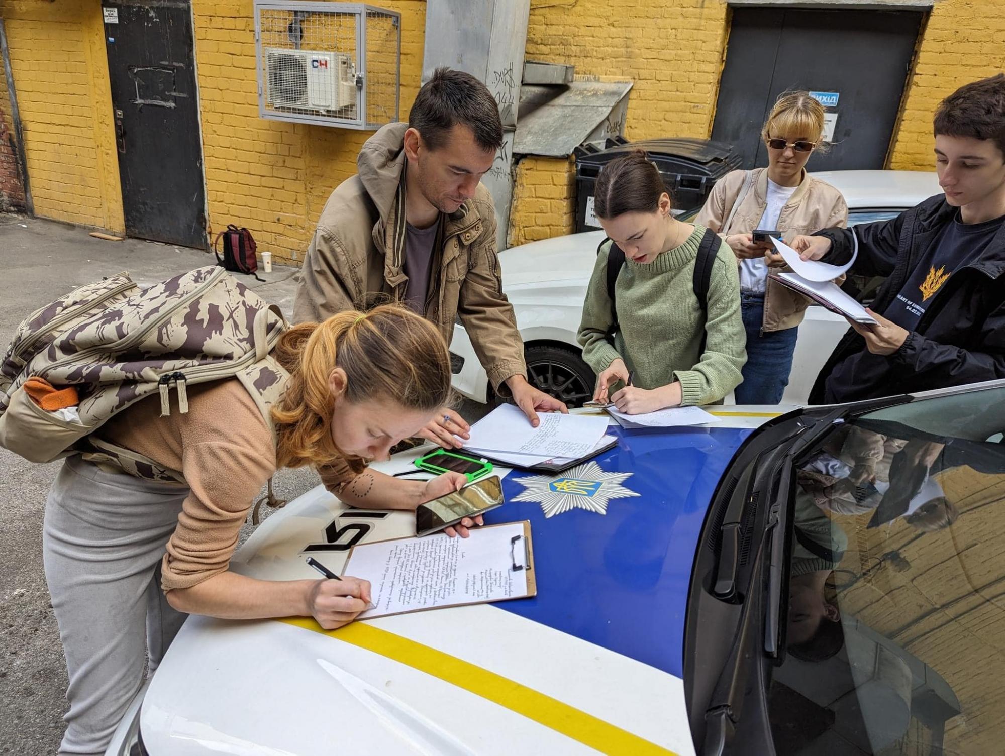 На Крещатике незаконно разбирают памятник архитектуры XIX века (фото)