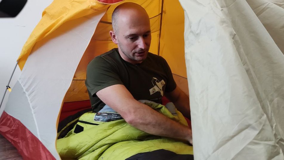 Як вижити у квартирі без газу та світла: досвідчений мандрівник радить ставити палатку