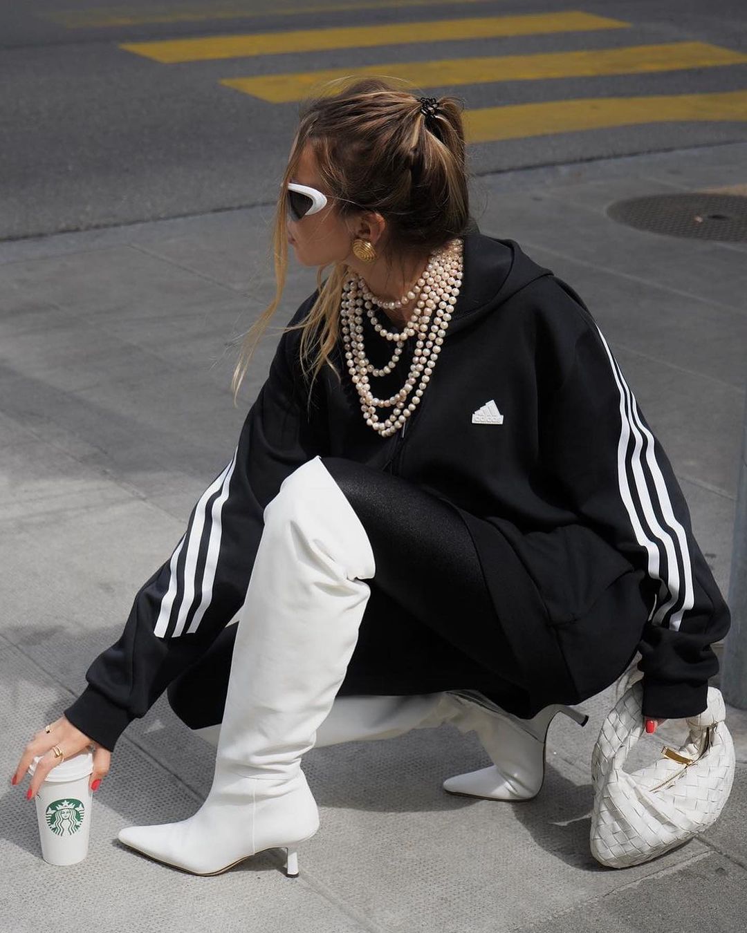 Сочетается с любым образом: стилист показала ожерелье, которое снова вернулось в моду