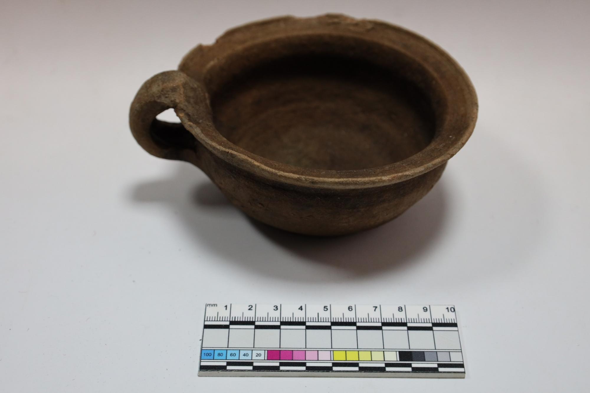 Золотое сокровище ХVII-XVIII веков нашли под Киевом. Вот фото ценных артефактов