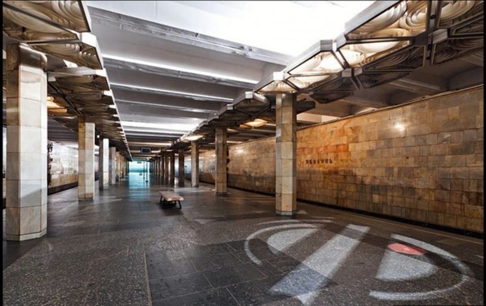 Атмосферно и красиво. Смотрите, как выглядят станции метро Киева ночью