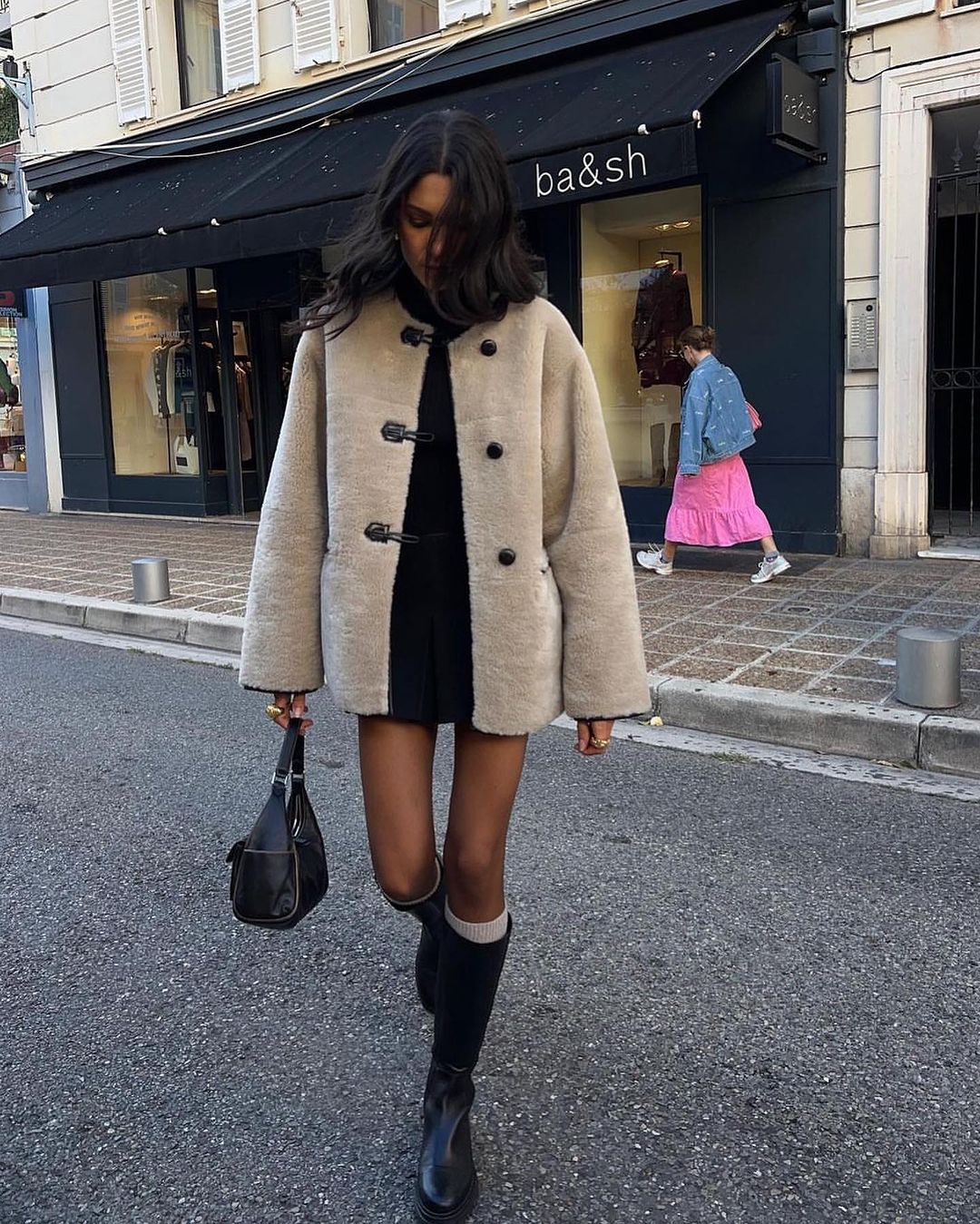 Стилист назвала трендовые &quot;формулы образов&quot;, которые подойдут каждой: фотопримеры