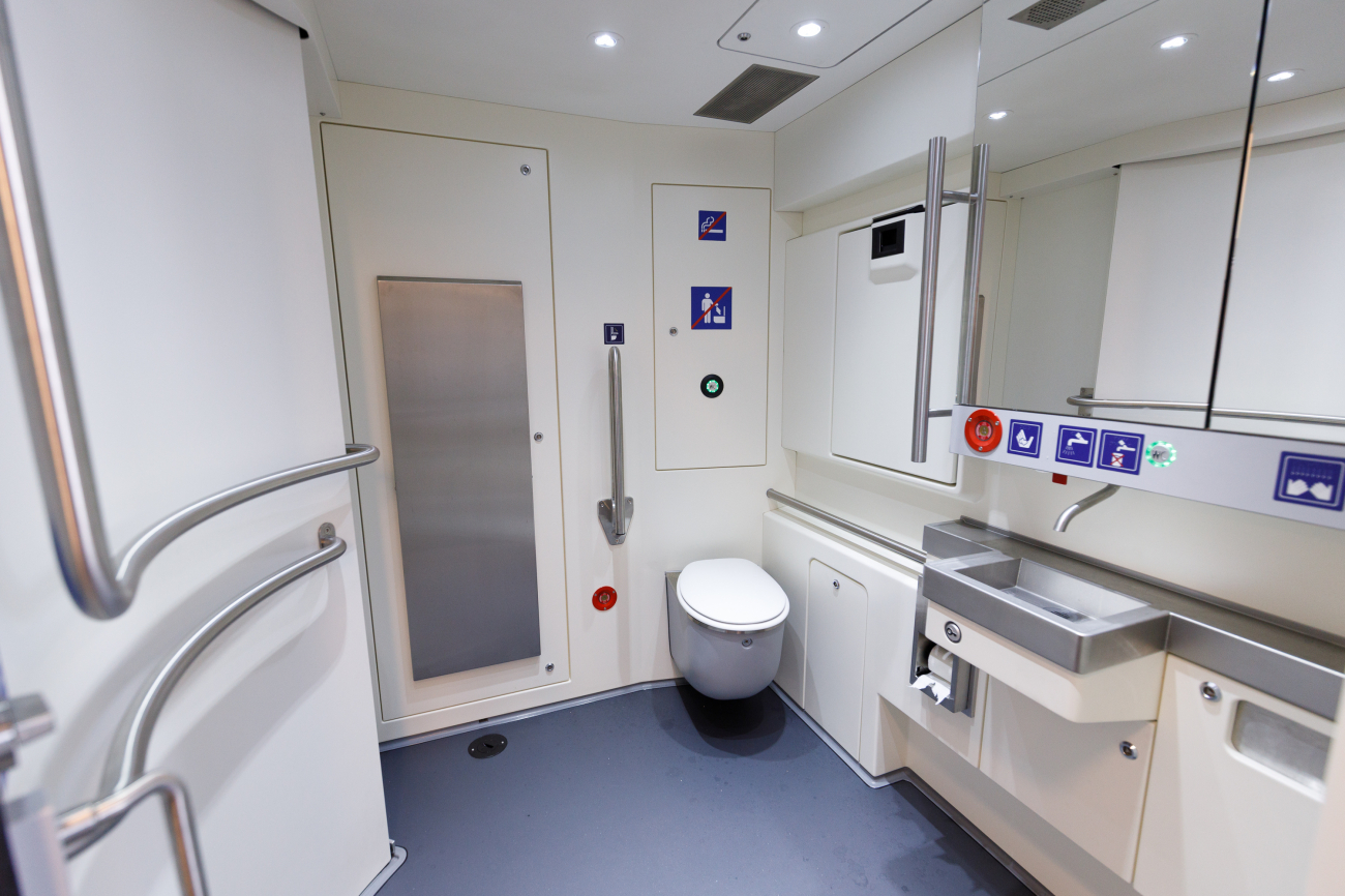 Укрзализныця показала обновленный подвижной состав: на чем теперь возят украинцев (фото)