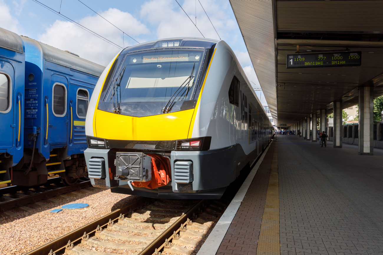 Укрзализныця показала обновленный подвижной состав: на чем теперь возят украинцев (фото)