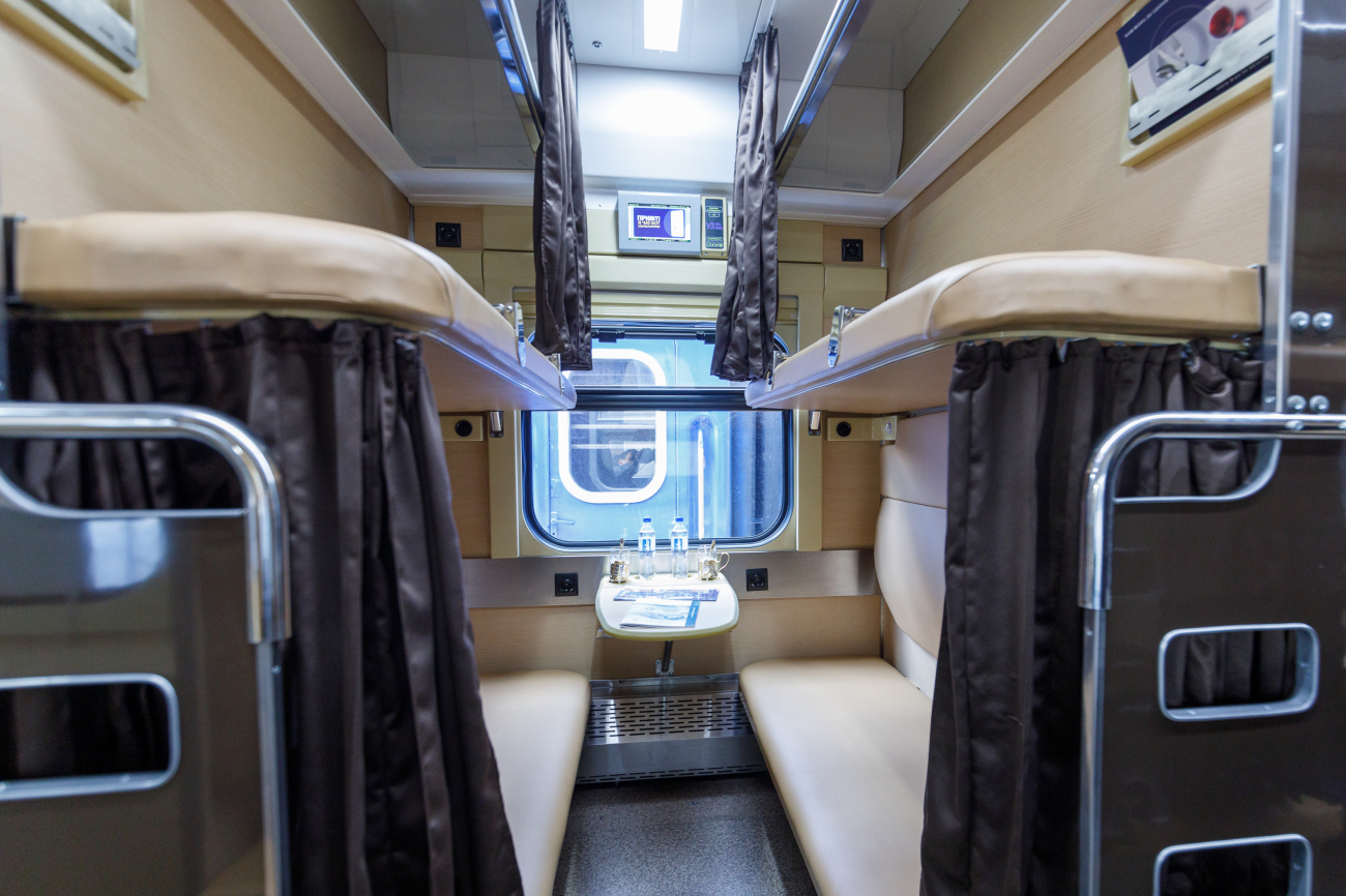 Укрзализныця показала обновленный подвижной состав: на чем теперь возят украинцев (фото)