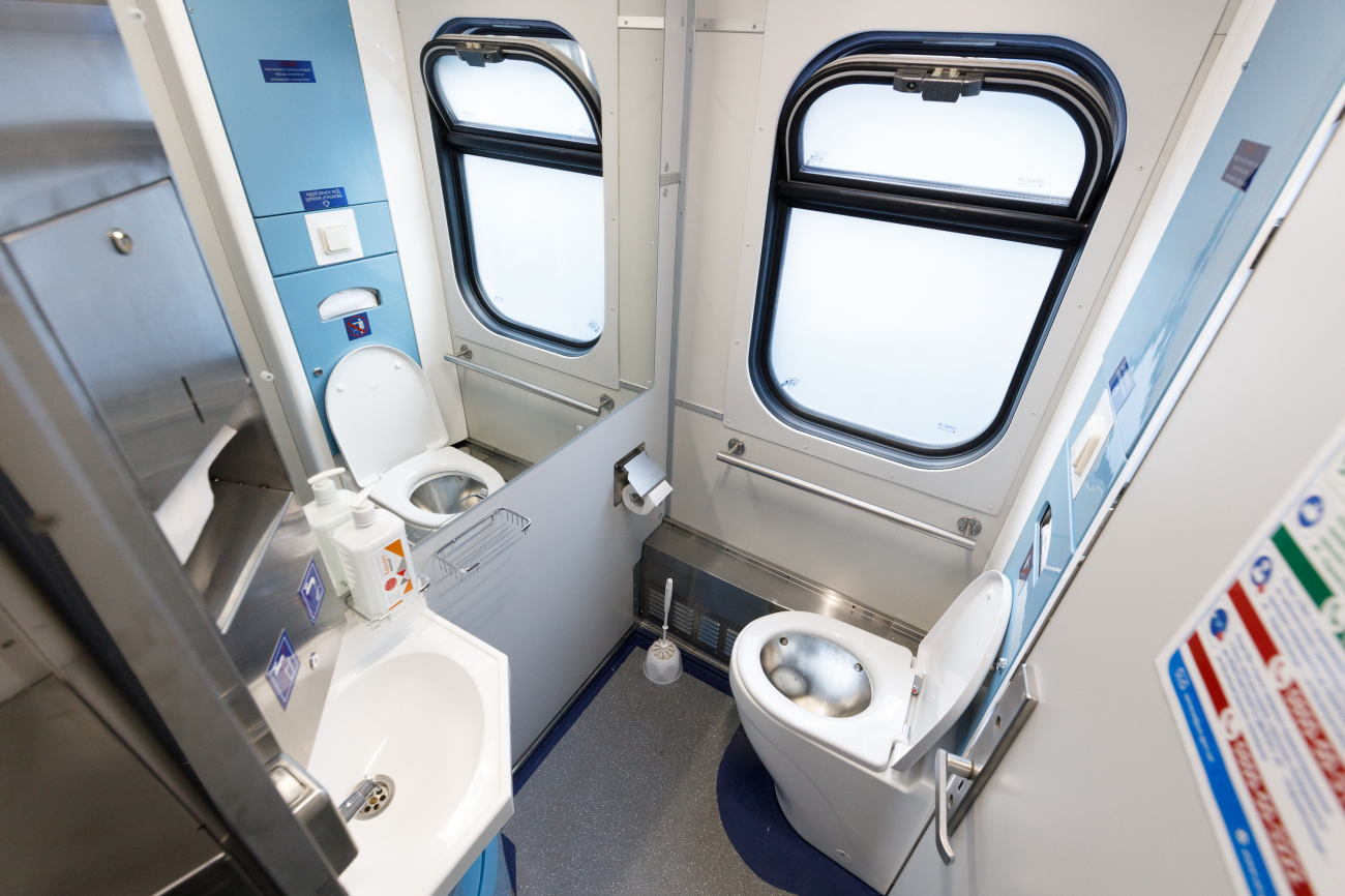 Укрзализныця показала обновленный подвижной состав: на чем теперь возят украинцев (фото)