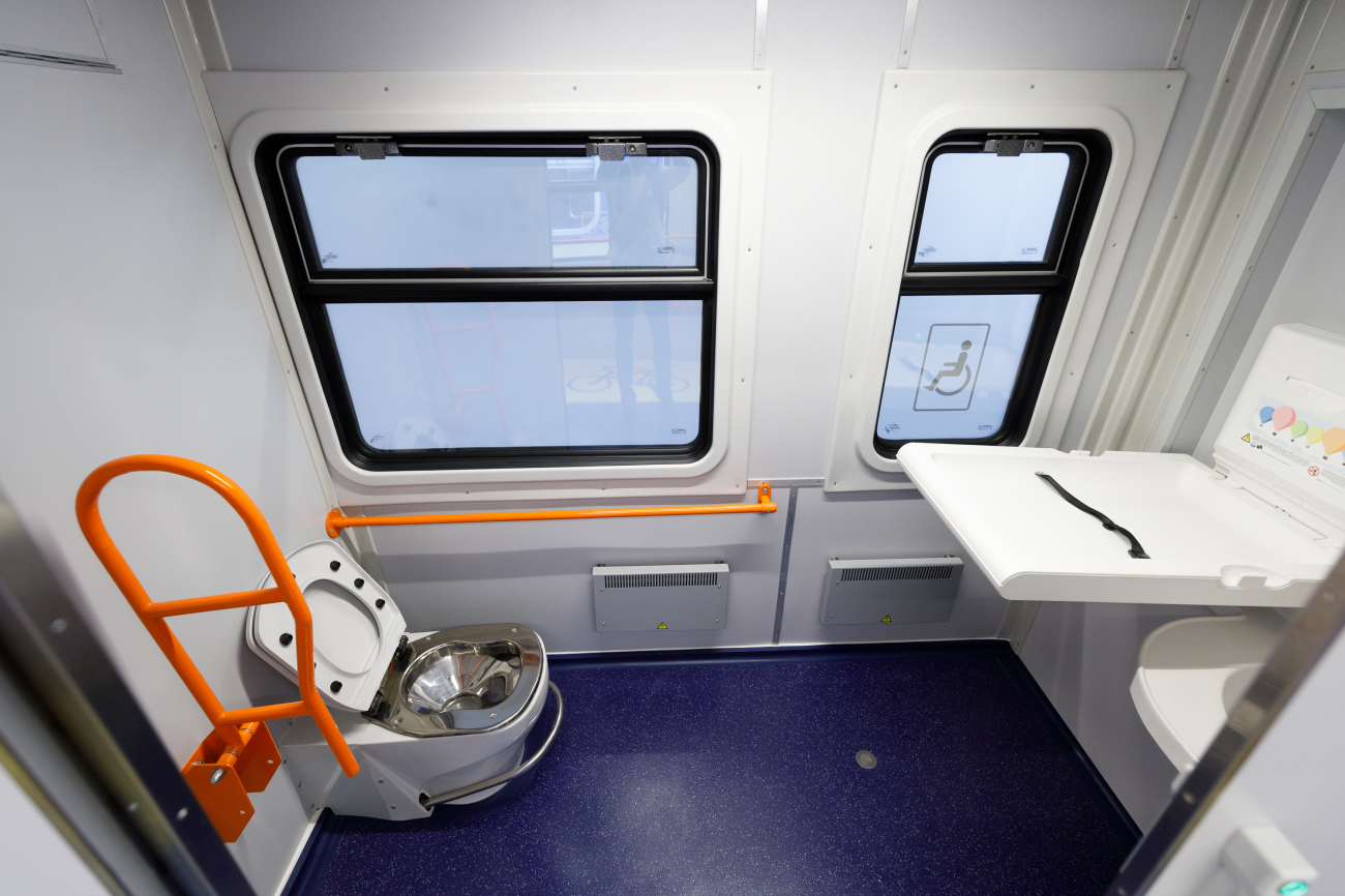 Укрзализныця показала обновленный подвижной состав: на чем теперь возят украинцев (фото)