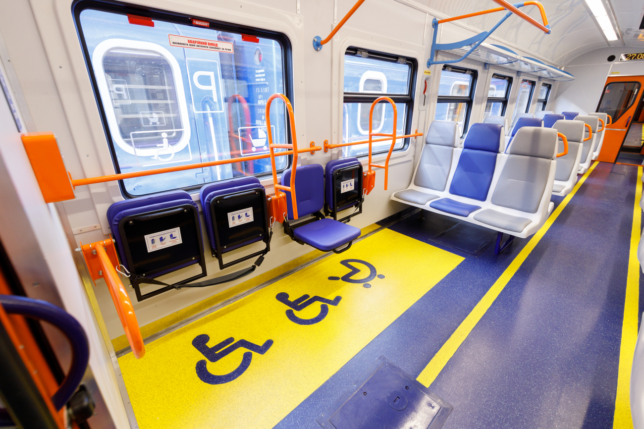 Укрзализныця показала обновленный подвижной состав: на чем теперь возят украинцев (фото)