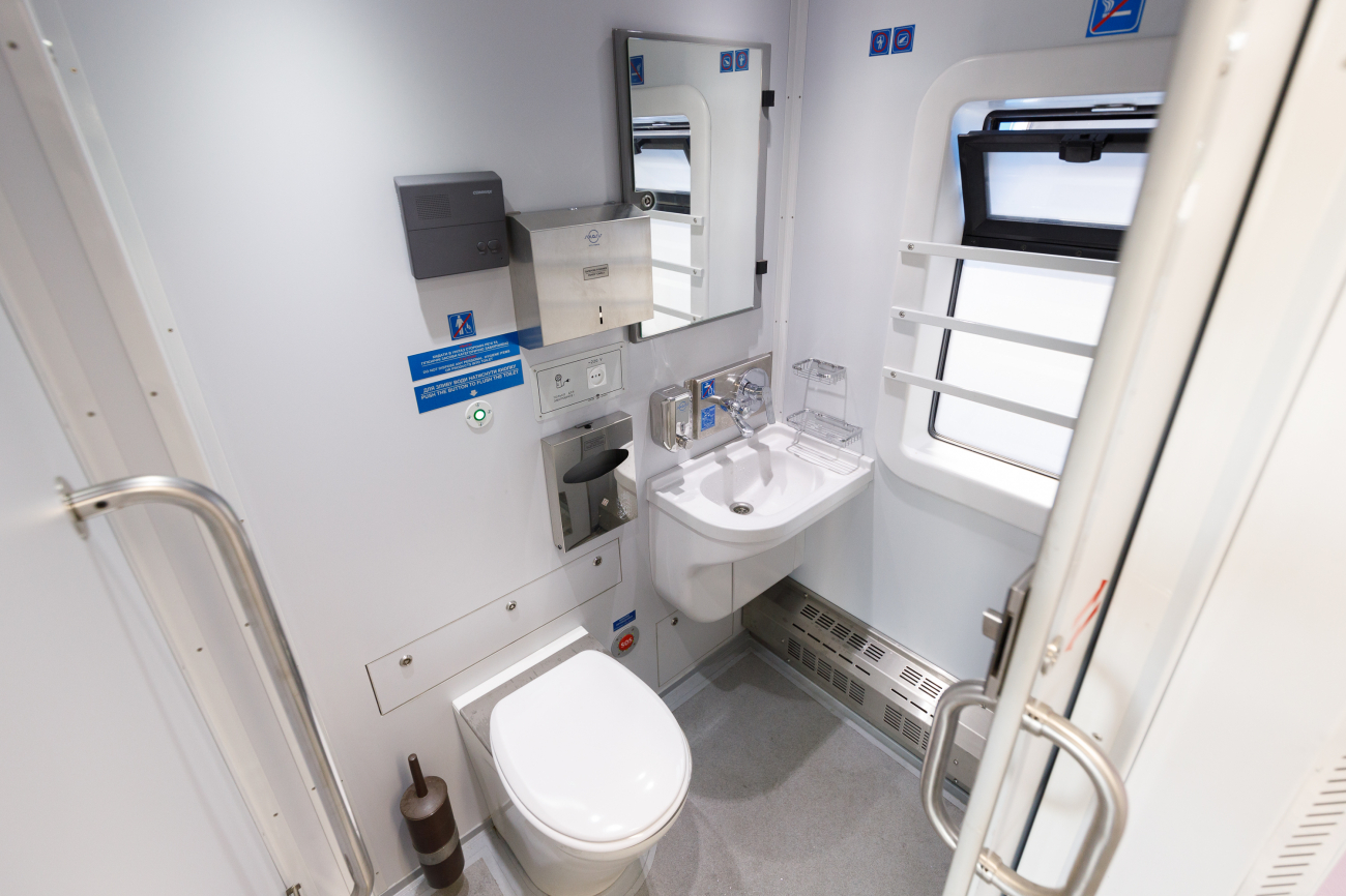 Укрзализныця показала обновленный подвижной состав: на чем теперь возят украинцев (фото)