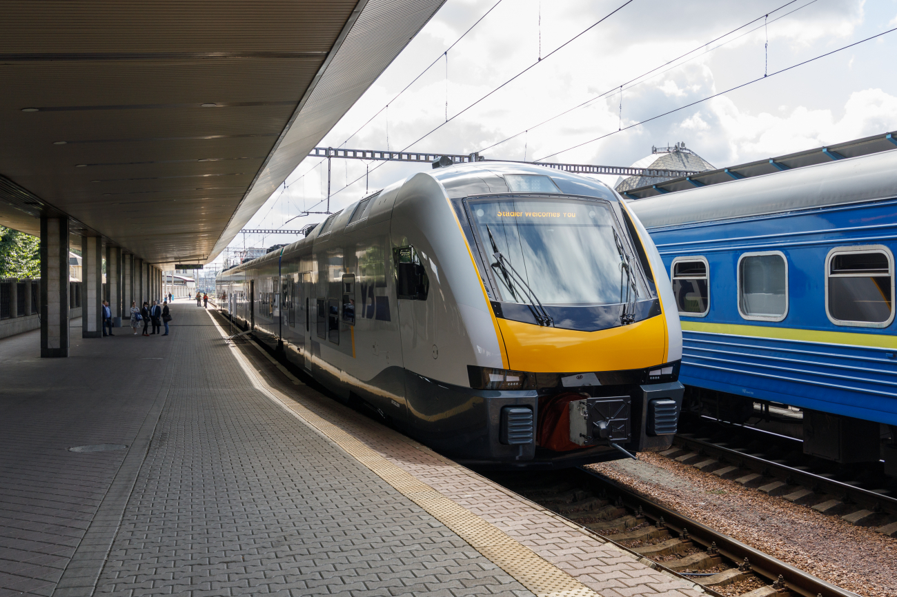 Укрзализныця показала обновленный подвижной состав: на чем теперь возят украинцев (фото)