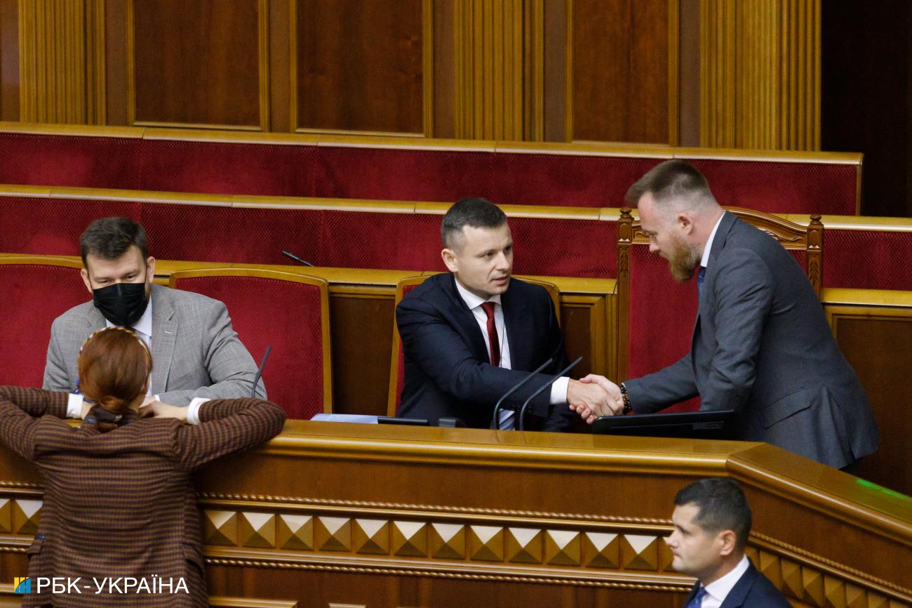 Гроші на округи, &quot;мінімалка&quot; і дороги: чого депутатам не вистачило у держбюджеті