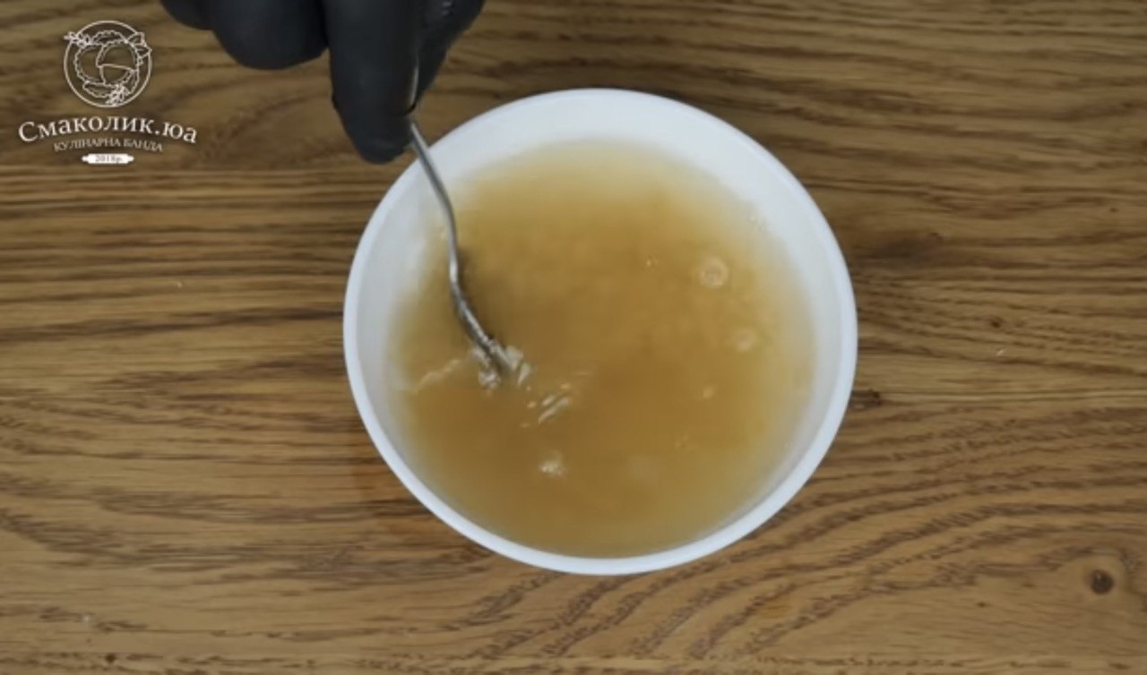 Рецепт вкусной домашней колбасы, которую можно даже детям: готовится очень легко