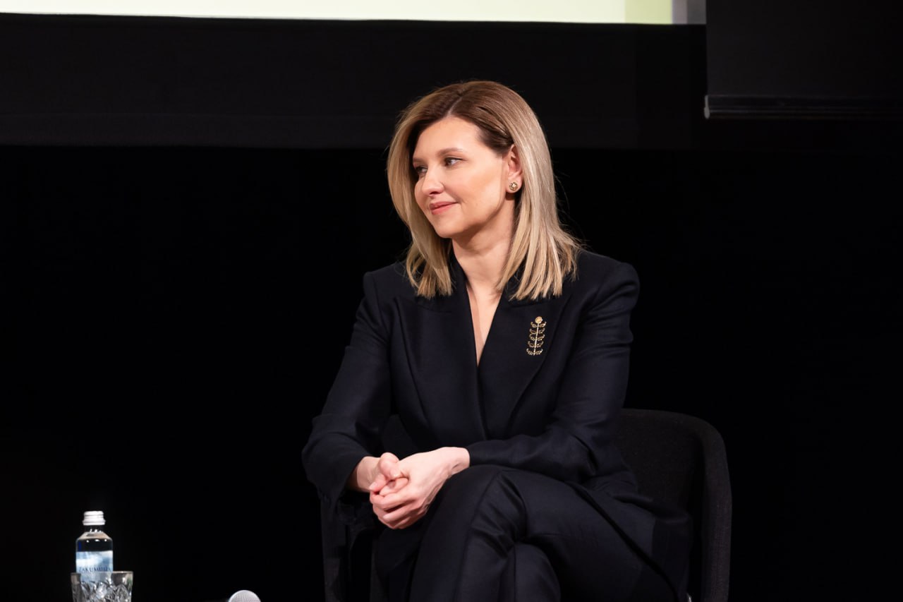 Чекала на пропозицію 8 років. Цікаві факти про Олену Зеленську, які вас здивують