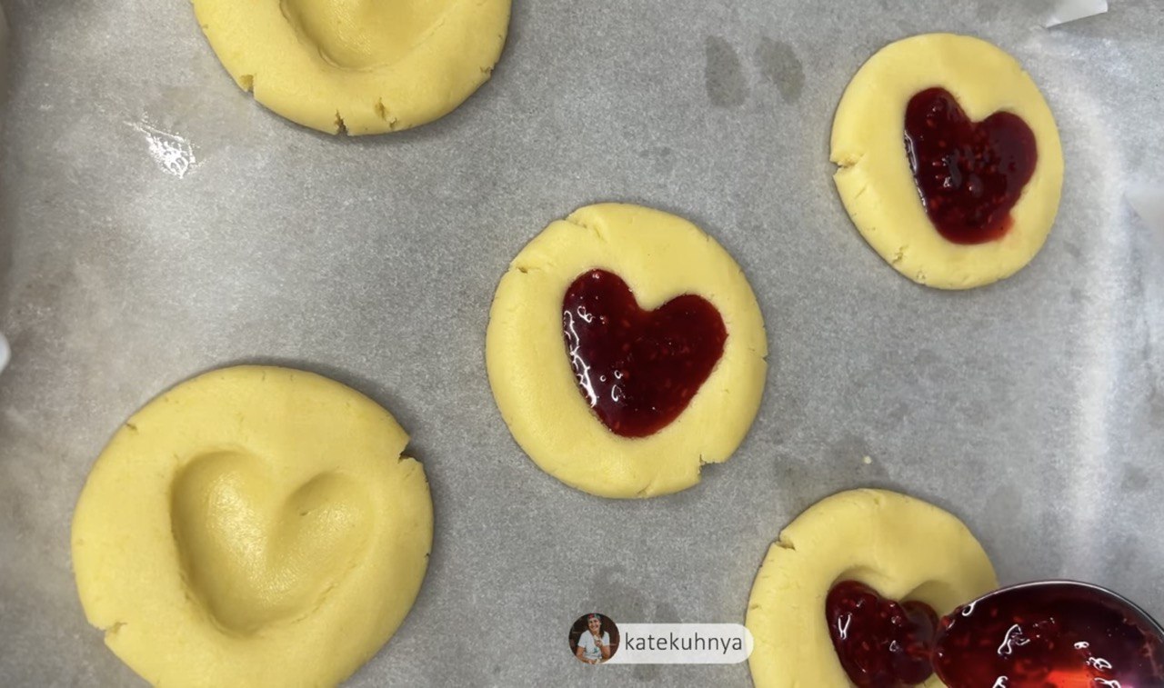 Їстівна валентинка: як приготувати смачне печиво з сердечками на День закоханих