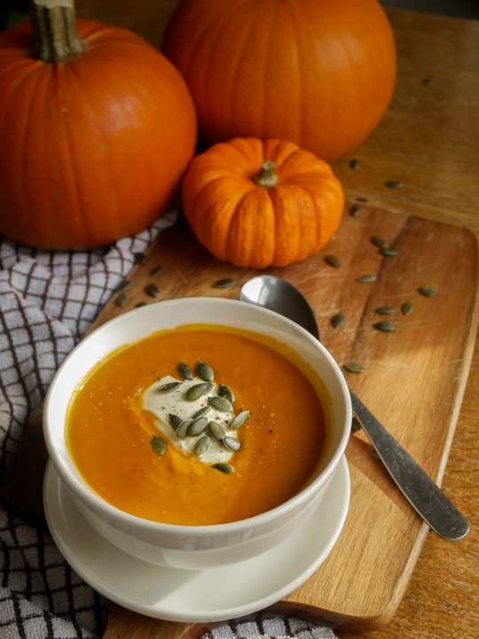 Названі рецепти кращих зігріваючих супів при застуді: ідеально підійдуть в холодну пору