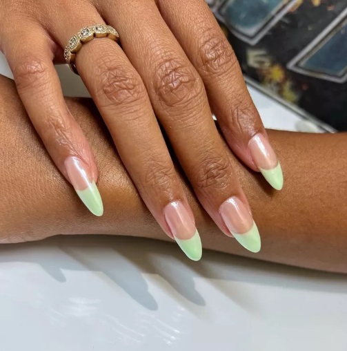 Этот цвет маникюра - горячий тренд сезона: как он выглядит и какие дизайны выбрать