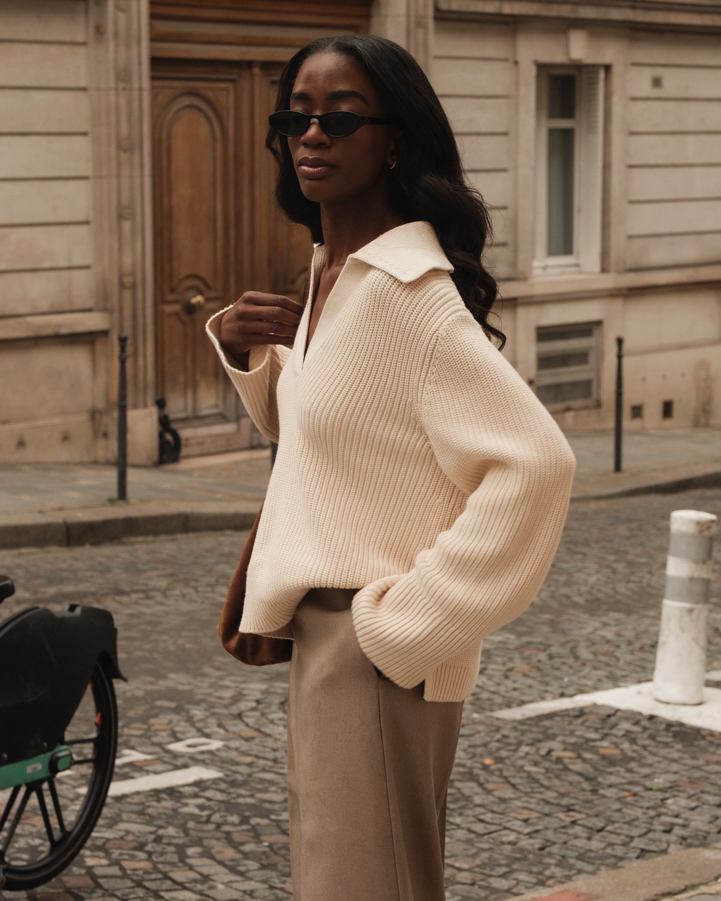 Тепло і стильно: 12 ідеальних светрів для цієї зими