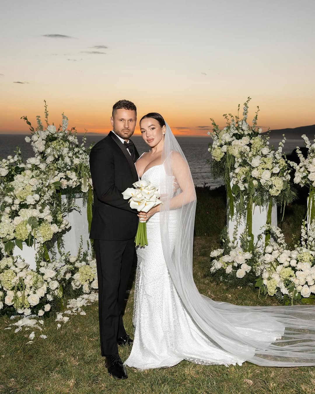 Зірка &quot;Холостяка&quot; вийшла заміж на березі океану: фото і відео розкішного весілля