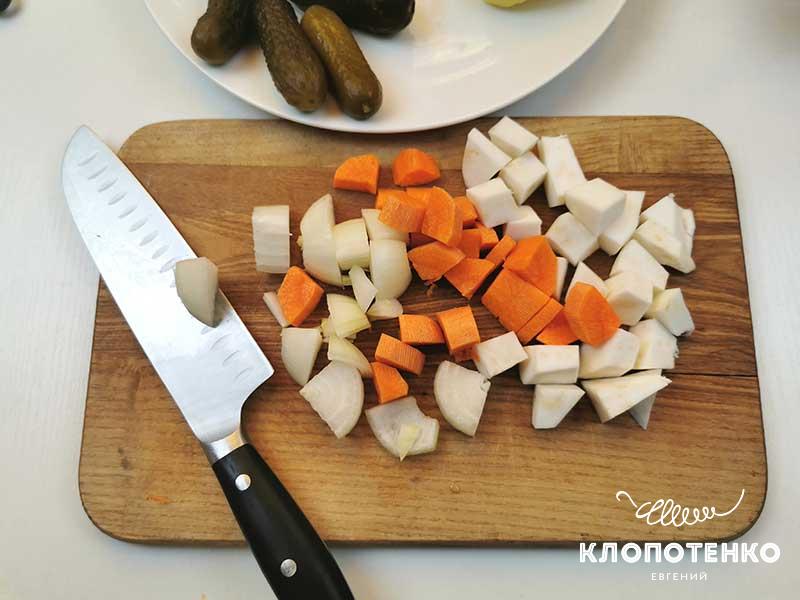 Клопотенко поделился рецептом идеального рассольника, добавив туда &quot;нестандартные&quot; огурцы