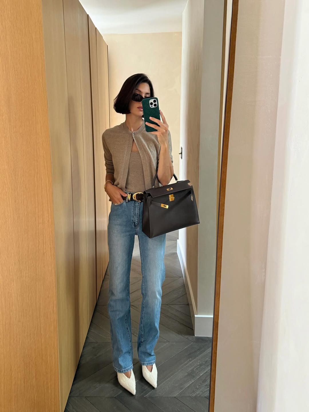 Джинси-сигарети знову в моді: чому вони повернулися і як їх носити