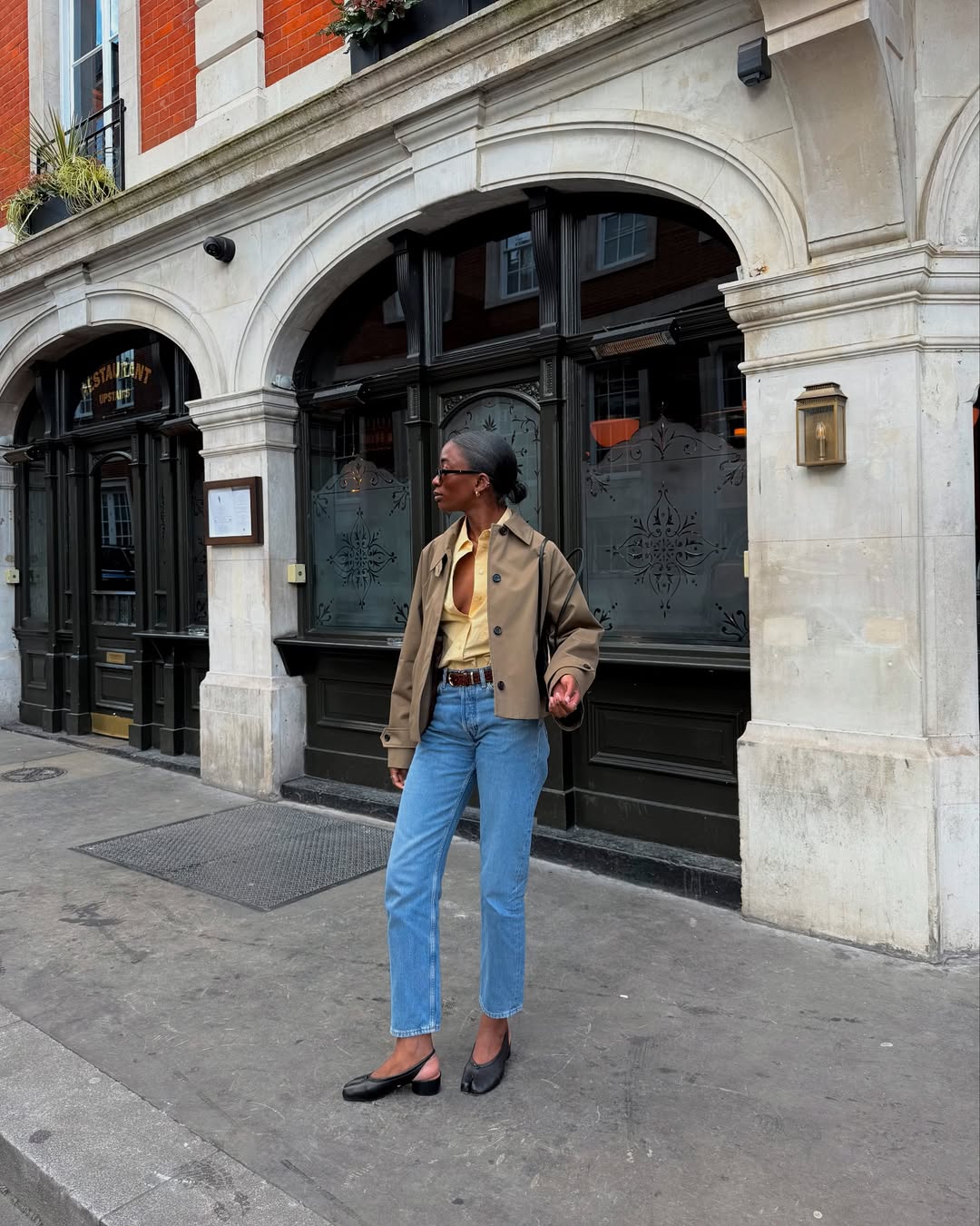 Що носити замість класичного тренча: трендові варіанти на весну 2026