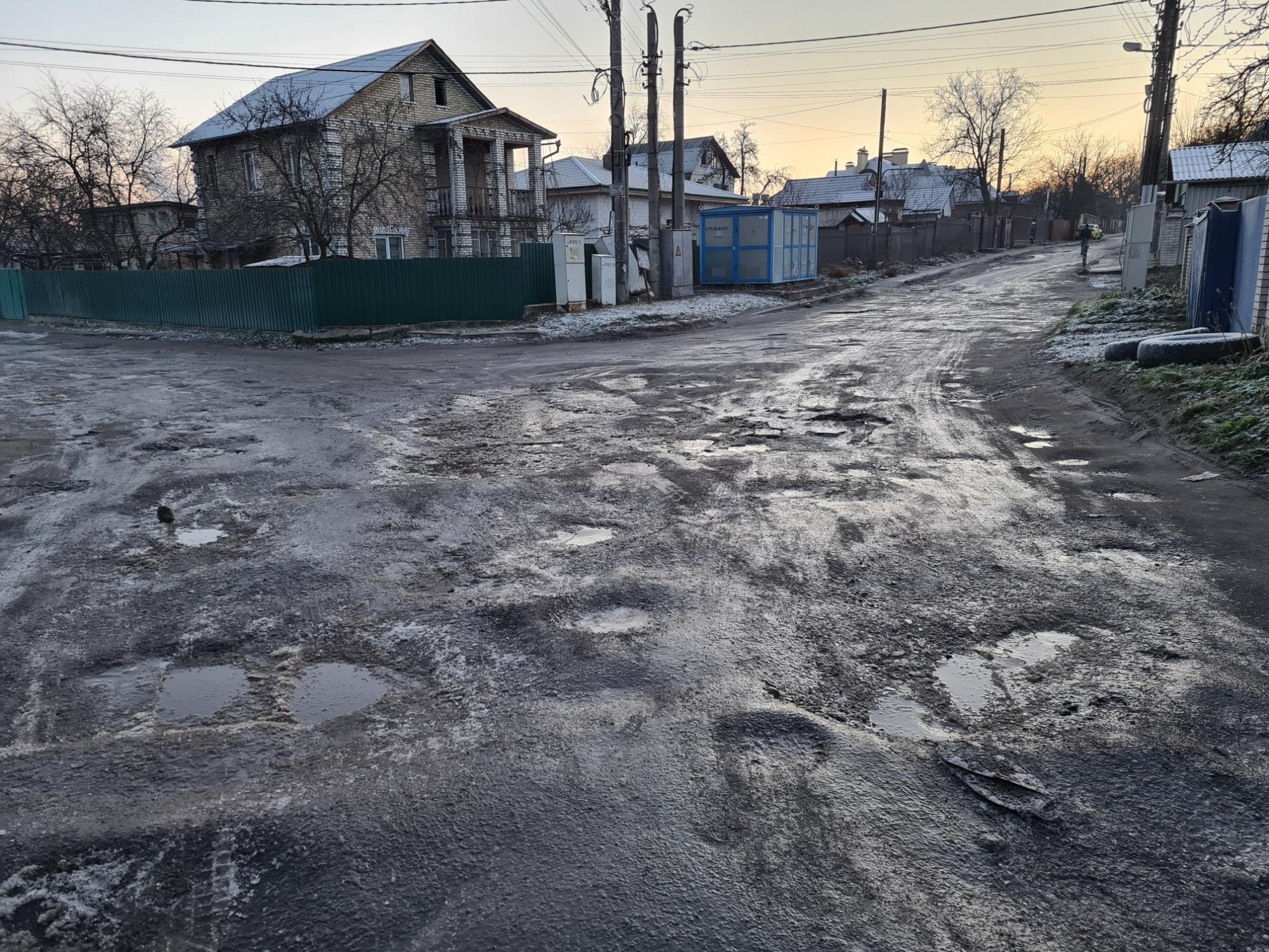 &quot;Остановилось время&quot;: житель Киева ужаснул состоянием дорог (фото)