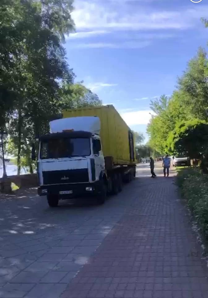 Наливайок не буде: у Києві розчистили популярний парк (фото)