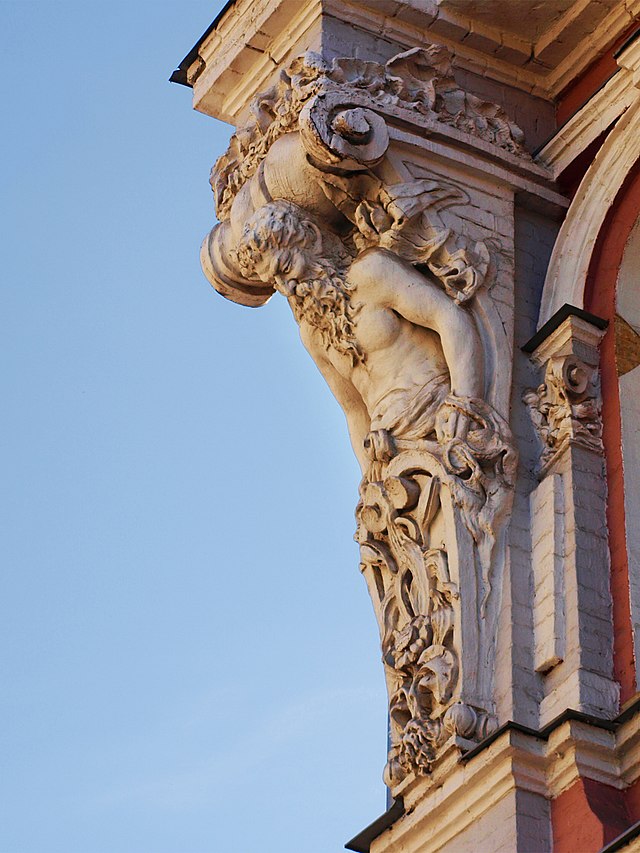 Дивіться, як виглядає київський будинок, власник якого &quot;продав душу дияволу&quot;