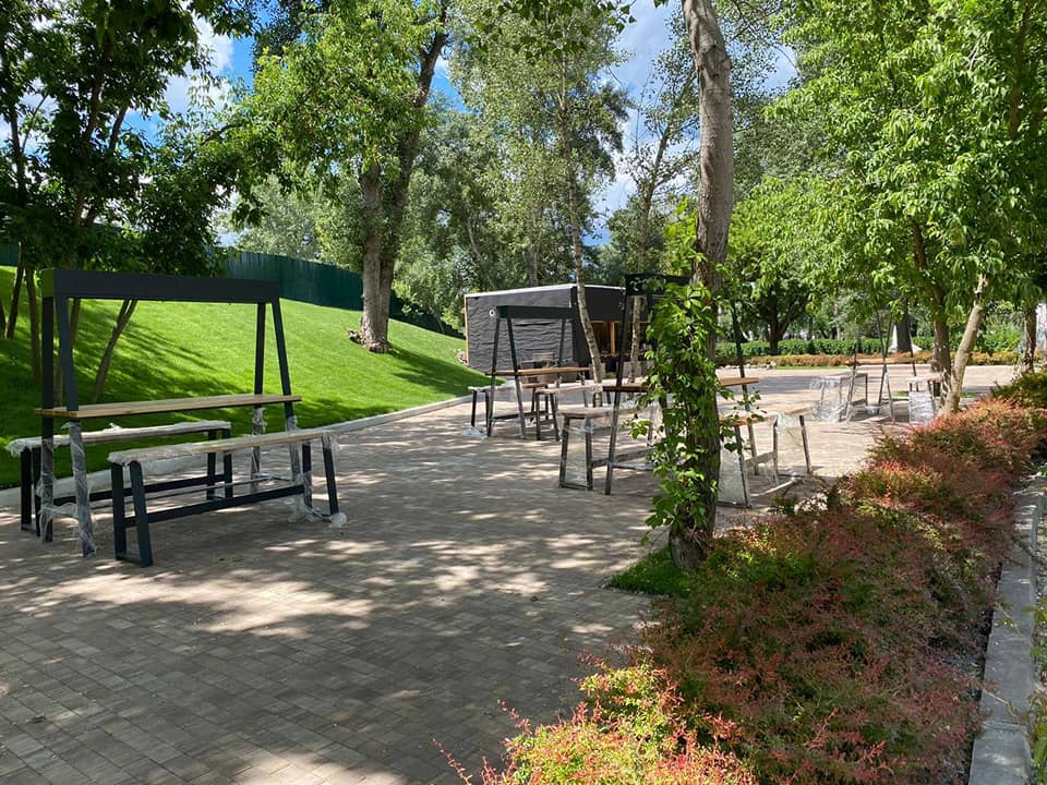 Наливайок не буде: у Києві розчистили популярний парк (фото)