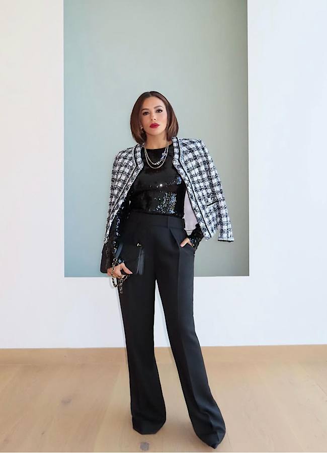 Єва Лонгорія у блискучому образі похизувалась новою зачіскою