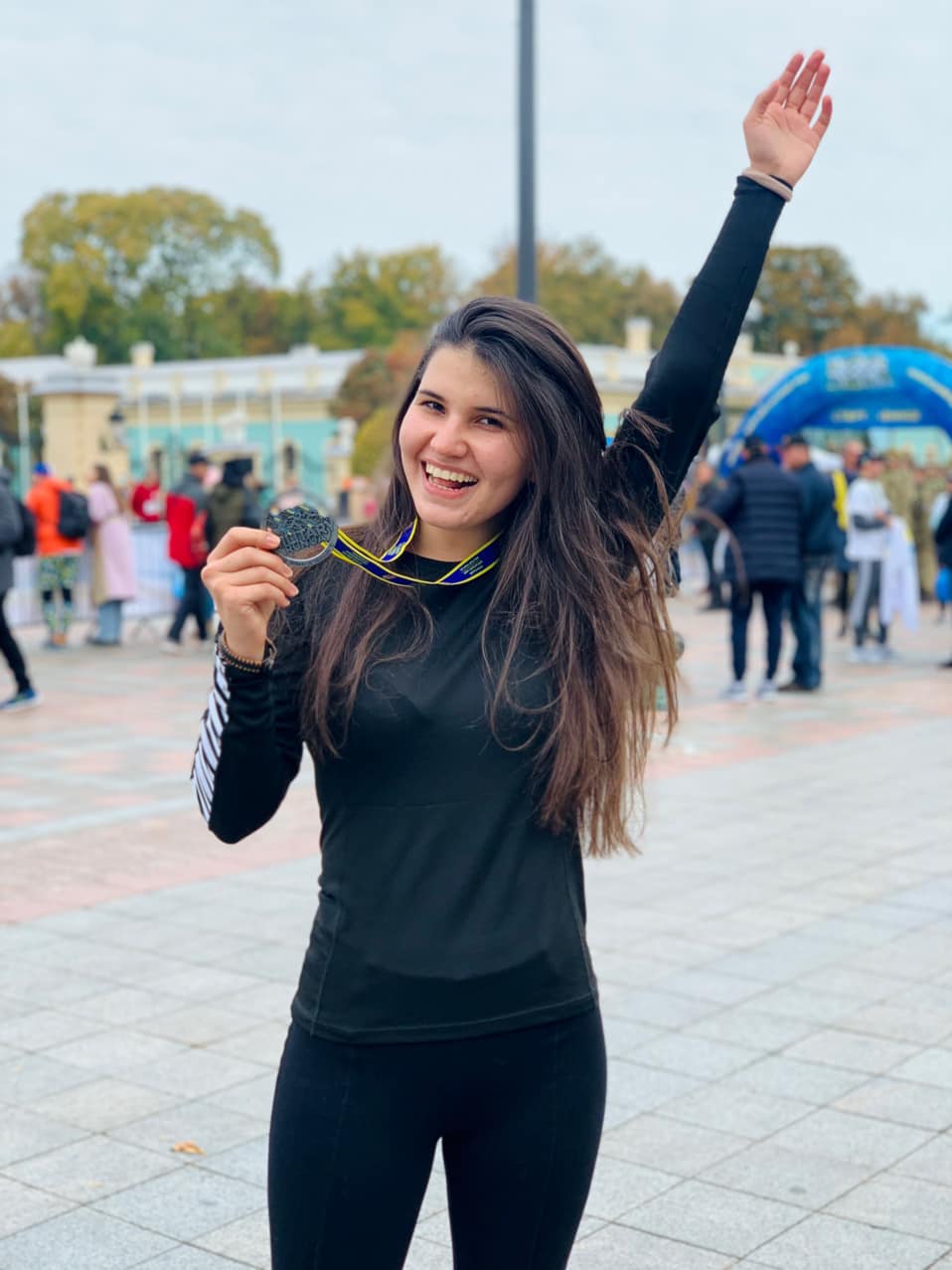 Подивіться на ці фото сильних українок, які допомагають, захищають і оберігають нашу країну