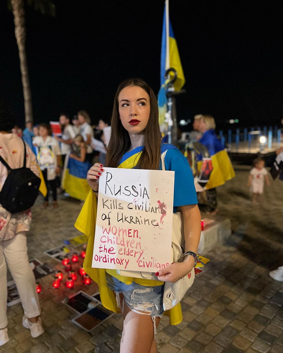 Ракетний терор РФ вивів на мітинги на підтримку України тисячі людей у різних країнах: фото і відео