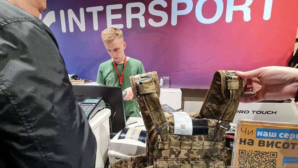 Епіцентр звинуватили у продажі &quot;крадених&quot; бронежилетів. З'ясувалася вся правда