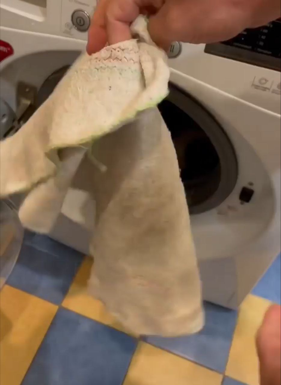 Як прати кросівки в пральній машині, щоб вони не псувалися: інструкція