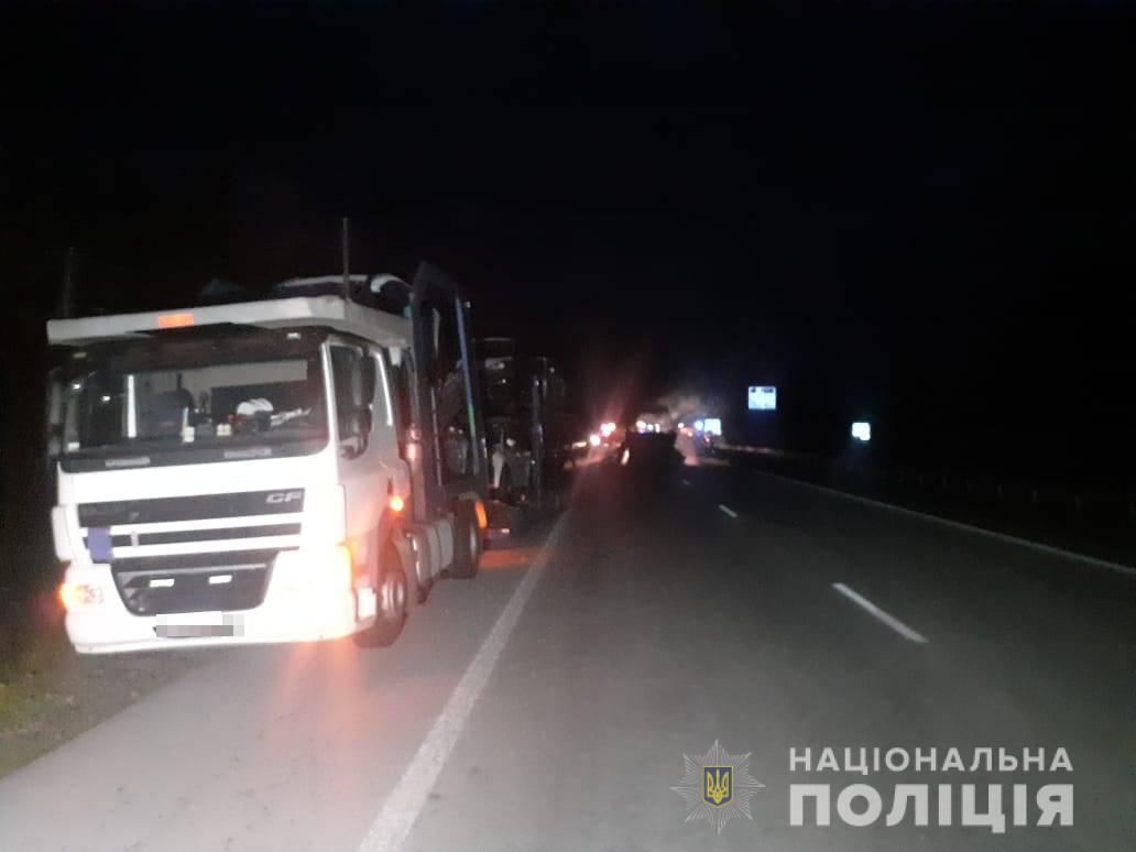 Под Житомиром международный автобус врезался в автовоз и сгорел: есть жертва, много пострадавших