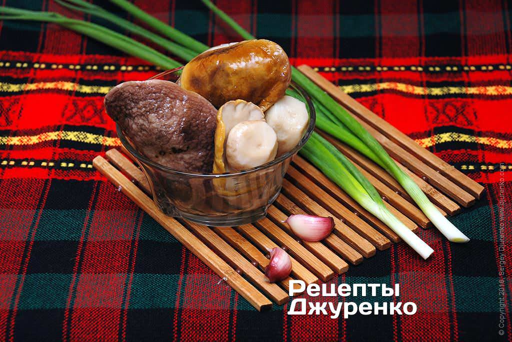 Кулінар поділився швидким рецептом маринованих грибів: відразу до столу!