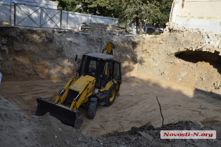 В центре Николаева во время строительства обнаружили старинный артефакт (фото)