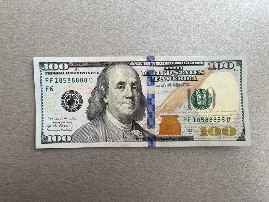 В Украине купюру 100 долларов продают за 40 тысяч: в чем ее особенность