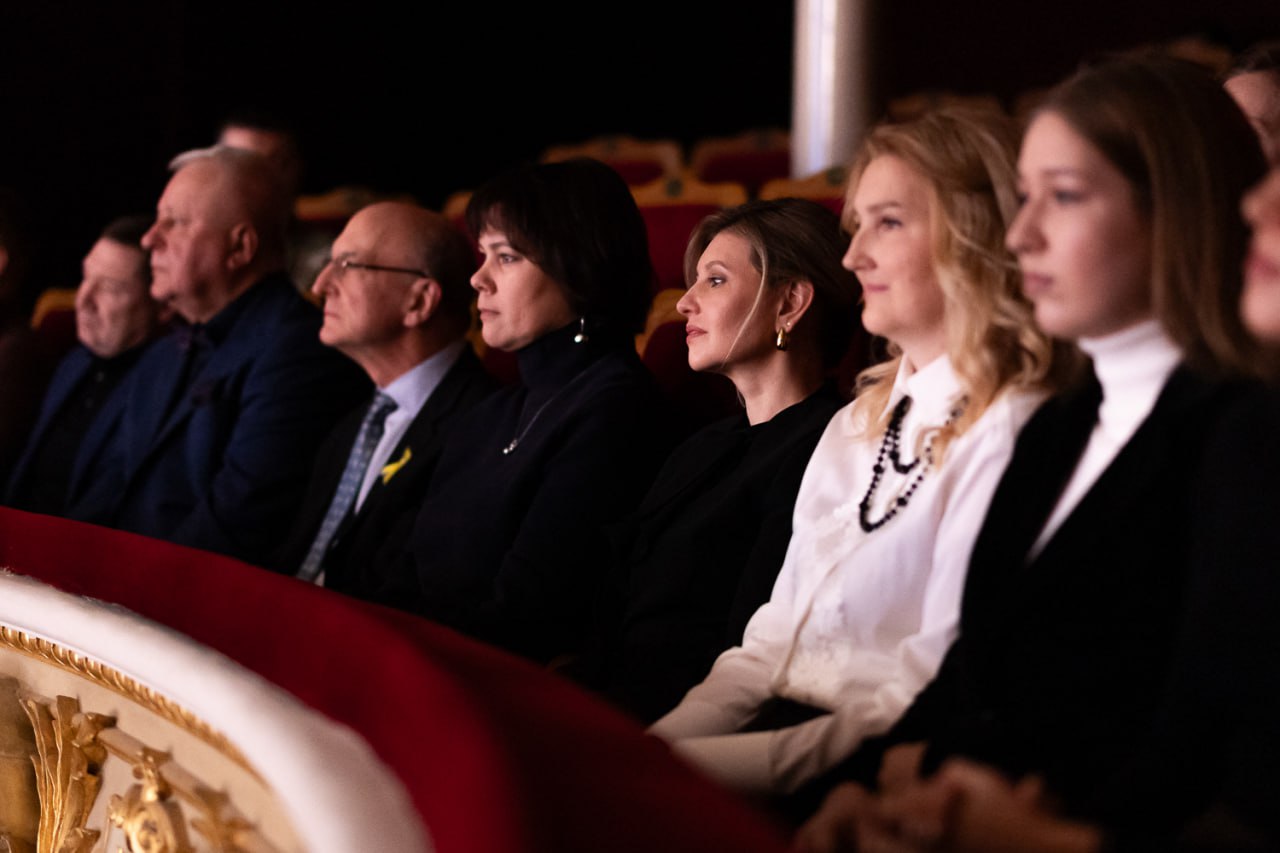 Елена Зеленская в элегантном образе посетила львовскую оперу (фото)