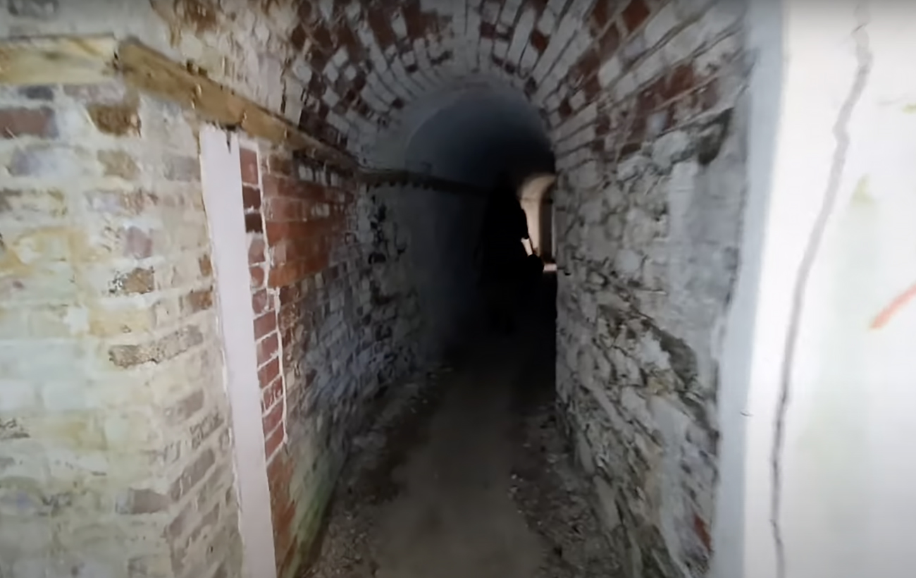 Продается остров с привидениями: что там было раньше и как он стал мистическим местом