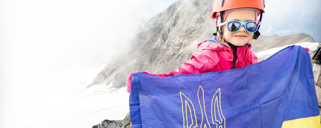 Пятилетняя украинка покорила одну из вершин Кавказа: поднялась на высоту 4000 метров