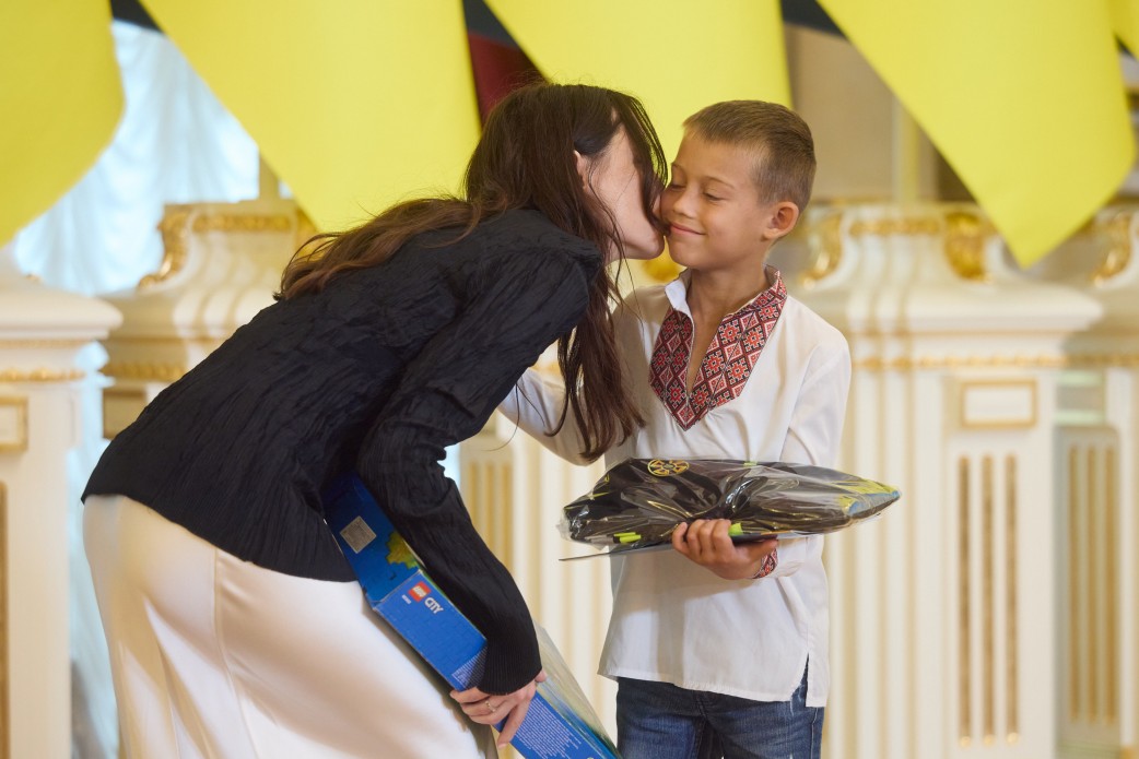 У Маріїнському палаці нагородили дітей-рятувальників, які наближають перемогу: подвиги юних героїв