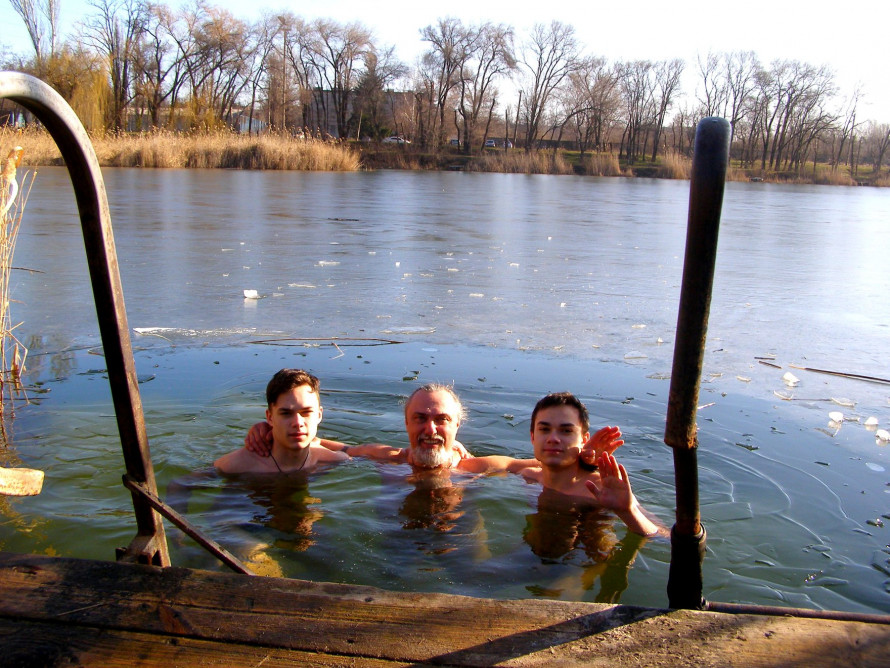 Журналіст встановив рекорд на Водохреще, провівши у крижаній ополонці неймовірну кількість часу