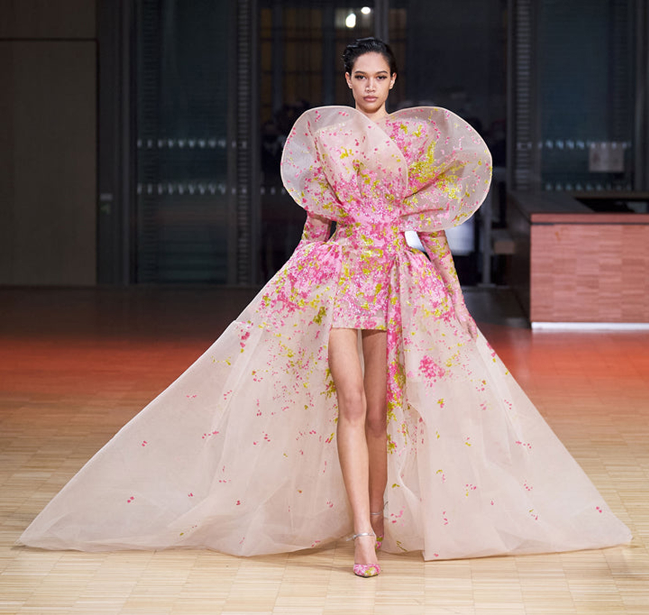 Неземная роскошь: 10 платьев из коллекции Elie Saab Couture, от которых захватывает дух