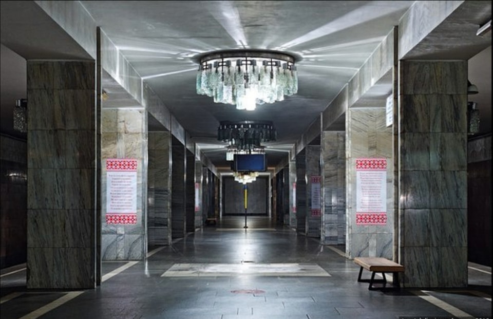 Атмосферно и красиво. Смотрите, как выглядят станции метро Киева ночью